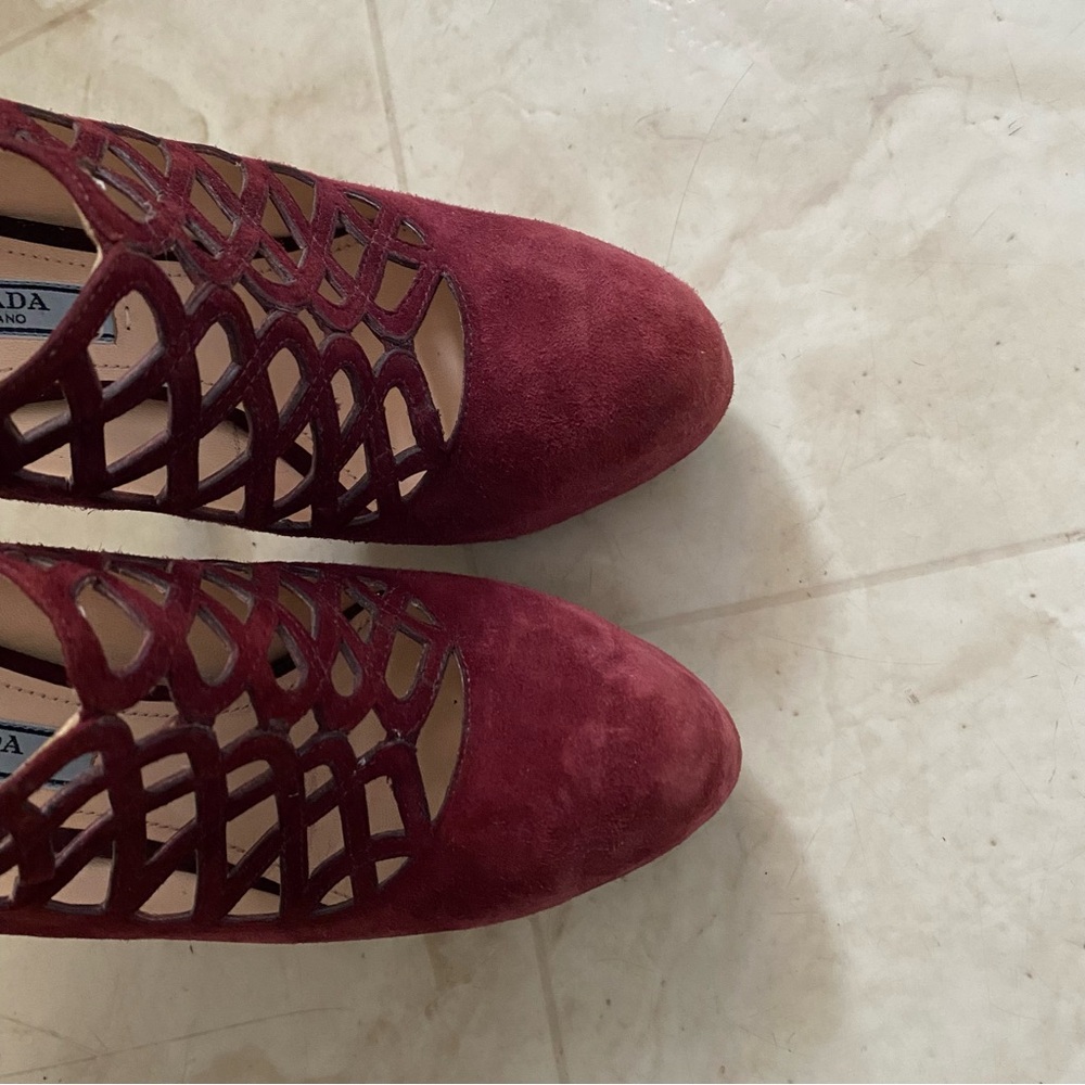 Prada Made in Italy Calzature Donna Oxblood Suede Cutout Platform Heels size 6.5 - Picture 7 of 14